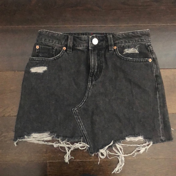 Black jean skirt - Picture 1 of 2